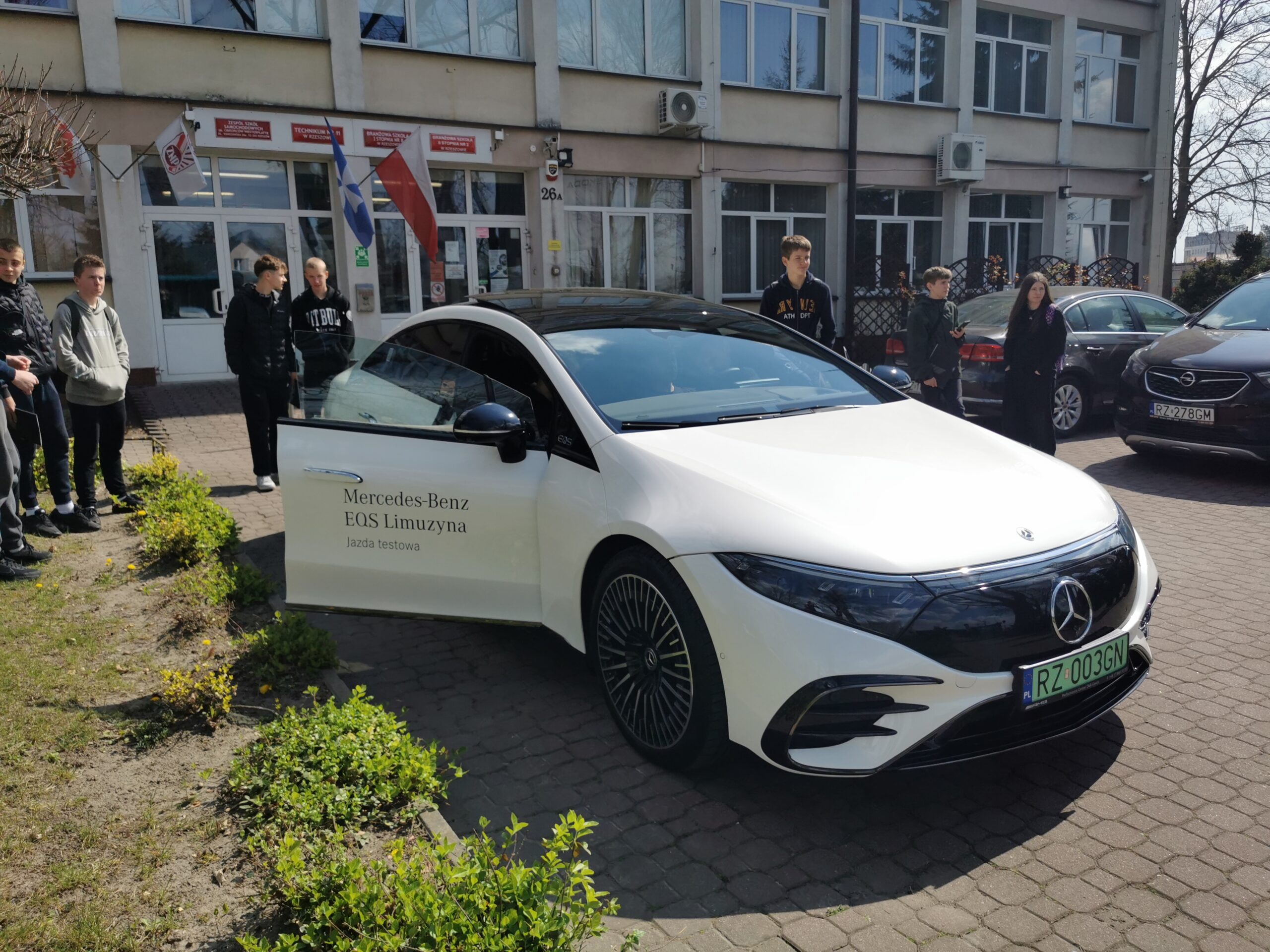 Elektrombilność – kierunek przyszłości!